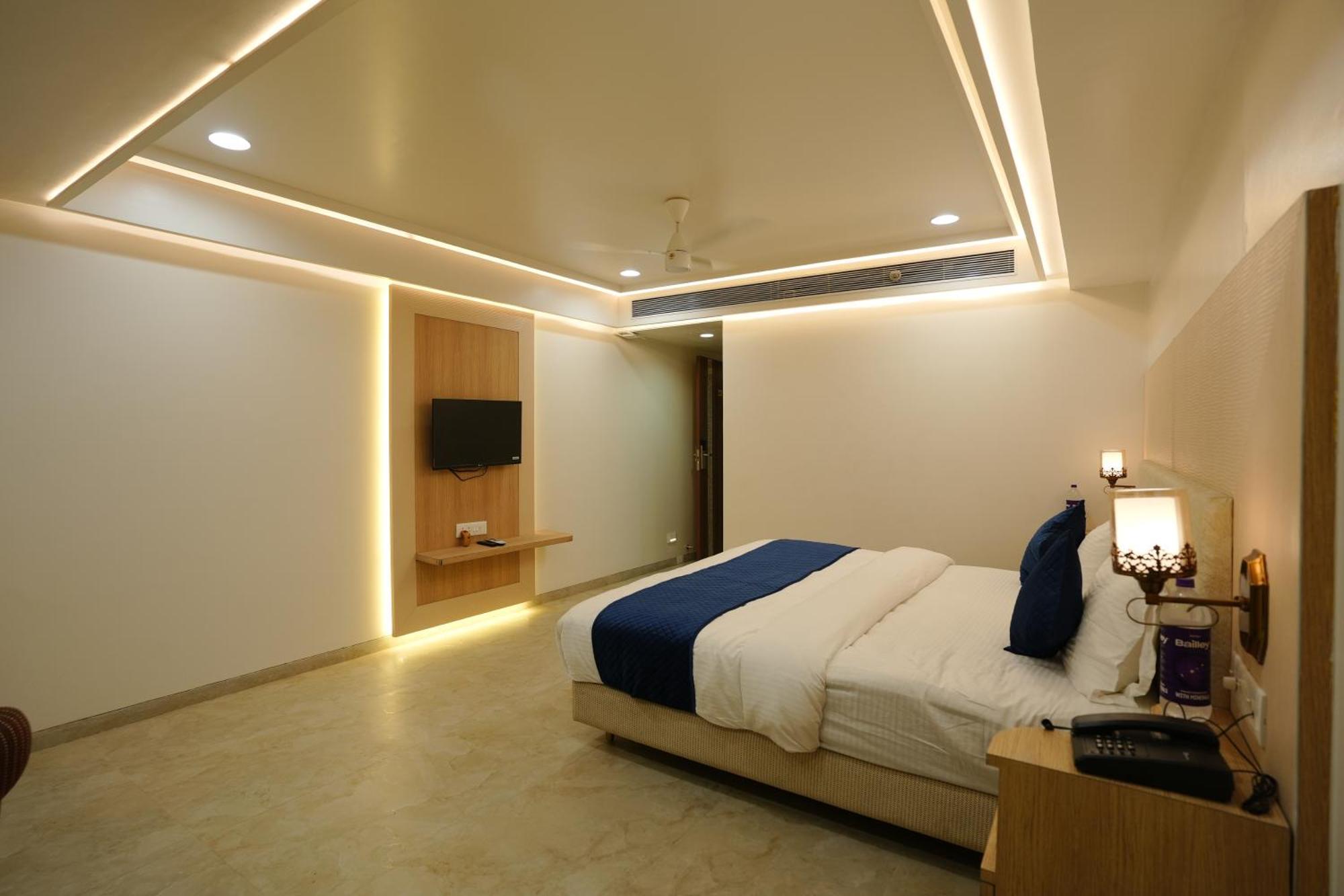 Hotel 6 Seasons, Koregoan Park, Pune Exterior foto